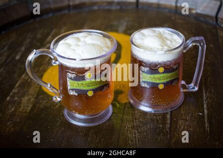 Harry Potter Butterbeer appena spillato al mondo di Harry Potter a Londra Foto Stock