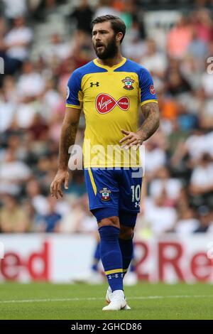 Charlie Austin di Southampton durante la partita di prima stagione allo stadio Pride Park di Derby. Data foto 21 luglio 2018. Il credito d'immagine dovrebbe essere: James Wilson/Sportimage via PA Images Foto Stock