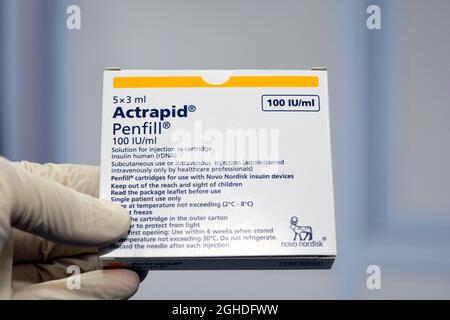 Actrapid insulina umana rDNA penfill 100 UI soluzione per iniezione sottocutanea o endovenosa in cartuccia per l'uso con dispositivi Novo Nordisk Foto Stock