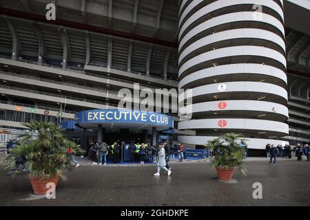 L'ingresso dell'Executive Club è visto in questa vista generale del San Siro prima della partita della Serie A a a Giuseppe Meazza, Milano. Data foto: 7 aprile 2019. Il credito d'immagine dovrebbe essere: Jonathan Moscrop/Sportimage via PA Images Foto Stock