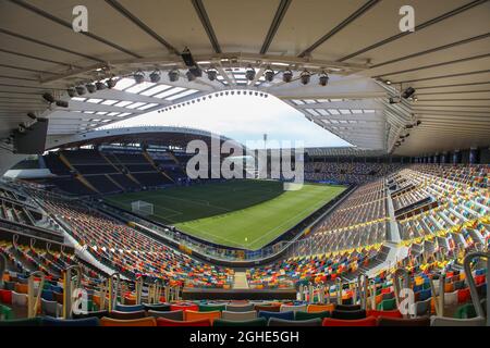 Una visione generale dello stadio durante la partita UEFA Under-21 Championship allo Stadio Friuli. Data foto: 30 giugno 2019. Il credito d'immagine dovrebbe essere: Jonathan Moscrop/Sportimage via PA Images Foto Stock