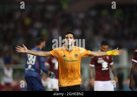 Wolverhampton WanderersÕ Raul Jimenez festeggia dopo aver segnato per dare al fianco un vantaggio di 3-1 durante la partita della UEFA Europa League allo Stadio Grande Torino, Torino. Data foto: 22 agosto 2019. Il credito d'immagine dovrebbe essere: Jonathan Moscrop/Sportimage via PA Images Foto Stock