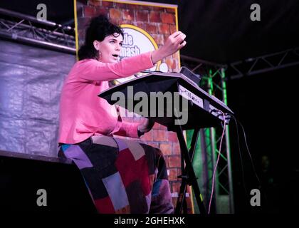 Jordan Gray, National Comedy Awards Breakthrough comedian of 2023, Pride List 2023, Garden Gradings, Comedy Gala, Essex © Clarissa Debenham / Alamy Foto Stock