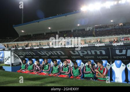 Juan Cuadrado, Rodrigo Bentancur, Federico Bernardeschi, Daniele Rugani, Emre Can, Merih Demiral, Blaise Maruidi, Carlo Pinsoglio e Gianluigi Buffon della Juventus hanno ritratto in panchina durante la serie A allo Stadio Mario Rigamonti di Brescia. Data foto: 24 settembre 2019. Il credito d'immagine dovrebbe essere: Jonathan Moscrop/Sportimage via PA Images Foto Stock