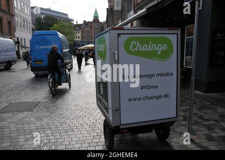 Copenaghen, Danimarca.,06 Settembre 2021 /consegna bici a catena a tre ruote nella capitale danese Copenhagen. (Foto..Francis Joseph Dean/Dean Pictures) Foto Stock