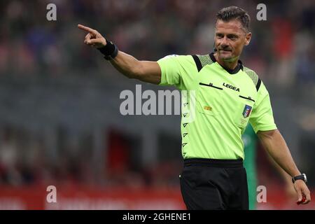 L'arbitro Piero Giacomelli durante la serie A allo Stadio Giuseppe Meazza di Milano. Data foto: 29 settembre 2019. Il credito d'immagine dovrebbe essere: Jonathan Moscrop/Sportimage via PA Images Foto Stock