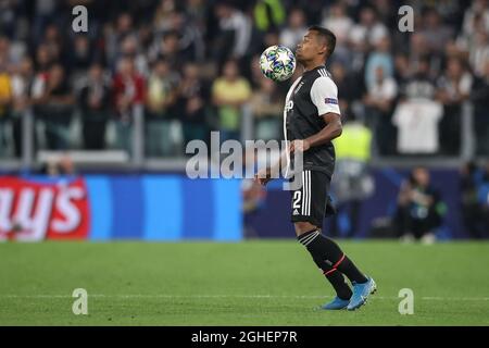 Alex Sandro della Juventus durante la partita della UEFA Champions League allo Stadio Juventus di Torino. Data foto: 1 ottobre 2019. Il credito d'immagine dovrebbe essere: Jonathan Moscrop/Sportimage via PA Images Foto Stock