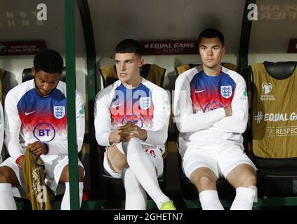 Declan Rice e Michael Keane d'Inghilterra iniziano in panchina durante la partita di qualificazione UEFA Euro 2020 allo Stadio Nazionale Vasil Levski di Sofia. Data foto: 14 ottobre 2019. Il credito dovrebbe essere: David Klein/Sportimage via PA Images Foto Stock