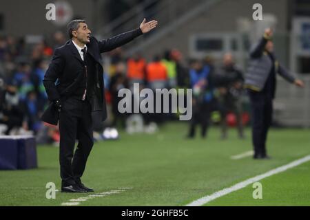 Ernesto Valverde Capo allenatore del FC Barcelona durante la partita UEFA Champions League a Giuseppe Meazza, Milano. Data foto: 10 dicembre 2019. Il credito d'immagine dovrebbe essere: Jonathan Moscrop/Sportimage via PA Images Foto Stock