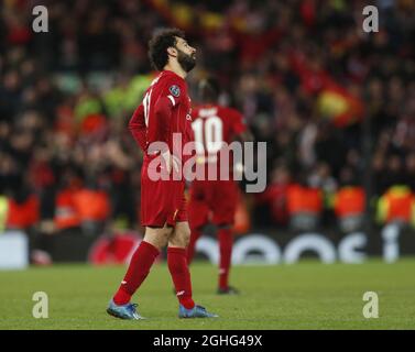 Abbattuto Mohamed Salah di Liverpool durante la partita UEFA Champions League ad Anfield, Liverpool. Data foto: 11 marzo 2020. Il credito dovrebbe essere: Darren Staples/Sportimage via PA Images Foto Stock