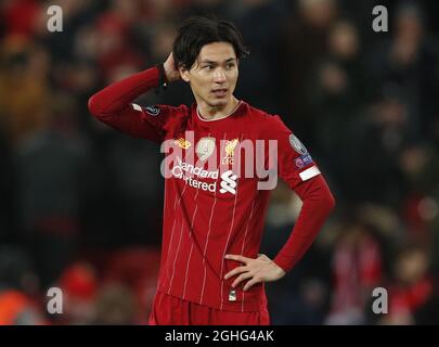 Takumi Minamino di Liverpool abbattuto durante la partita UEFA Champions League ad Anfield, Liverpool. Data foto: 11 marzo 2020. Il credito dovrebbe essere: Darren Staples/Sportimage via PA Images Foto Stock