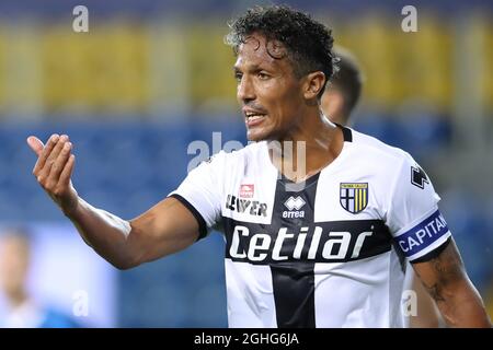 Il difensore portoghese di Parma Calcio Bruno Alves e l'attaccante belga dell'Inter Romelu Lukaku durante la partita della Serie A allo Stadio Ennio Tardini di Parma. Data foto: 28 giugno 2020. Il credito d'immagine dovrebbe essere: Jonathan Moscrop/Sportimage via PA Images Foto Stock