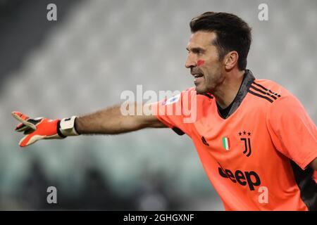 Gianluigi Buffon della Juventus reagisce durante la Serie A allo Stadio Allianz di Torino. Data foto: 21 novembre 2020. Il credito d'immagine dovrebbe essere: Jonathan Moscrop/Sportimage via PA Images Foto Stock