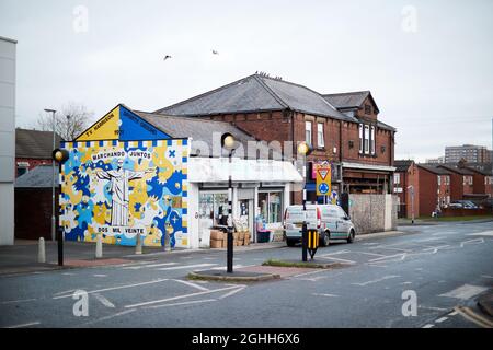 Leeds UnitedÕs Marcelo Bielsa dipinta sul lato degli edifici e delle pareti. Sport Related Street Art ricordando i loro eroi, Picture date 16 dicembre 2020. Il credito dovrebbe essere: John Clifton/Sportimage via PA Images Foto Stock