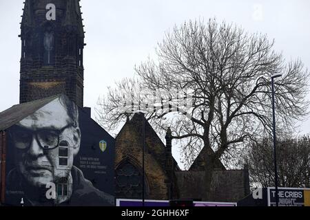 Leeds UnitedÕs Marcelo Bielsa dipinta sul lato degli edifici e delle pareti. Sport Related Street Art ricordando i loro eroi, Picture date 16 dicembre 2020. Il credito dovrebbe essere: John Clifton/Sportimage via PA Images Foto Stock