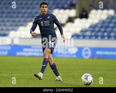 Ben Cabango di Swansea City durante la partita del campionato Sky Bet al John Smith's Stadium, Huddersfield. Data foto: 20 febbraio 2021. Il credito dovrebbe essere: Andrew Yates/Sportimage via PA Images Foto Stock