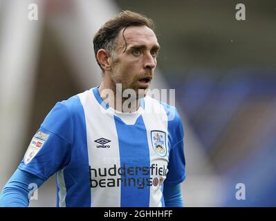 Richard Keogh di Huddersfield Town durante la partita del campionato Sky Bet al John Smith's Stadium, Huddersfield. Data foto: 20 febbraio 2021. Il credito dovrebbe essere: Andrew Yates/Sportimage via PA Images Foto Stock