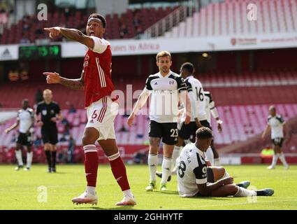 Londra, Inghilterra, 18 aprile 2021. Gabriel of Arsenal si trova ad un angolo durante la partita della Premier League all'Emirates Stadium di Londra. Il credito dovrebbe essere: David Klein / Sportimage via PA Images Foto Stock