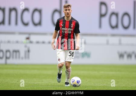 Milano, 18 aprile 2021. Alexis Saelemaekers dell'AC Milan durante la serie A a a Giuseppe Meazza, Milano. Il credito d'immagine dovrebbe essere: Jonathan Moscrop / Sportimage via PA Images Foto Stock