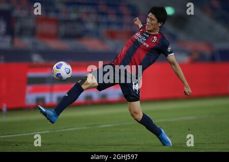 Bologna, 23 maggio 2021. Takehiro Tomiyasu del Bologna FC durante la serie A a a Renato Dall'Ara, Bologna. Il credito d'immagine dovrebbe essere: Jonathan Moscrop / Sportimage via PA Images Foto Stock