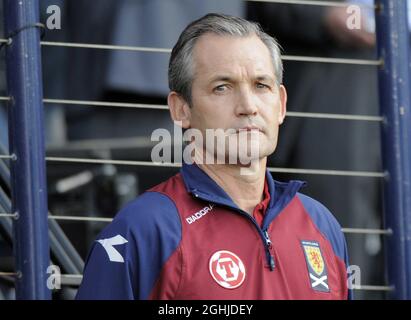 George Burley della Scozia durante la partita dei qualificatori europei della Coppa del mondo ad Hampden Park, Glasgow. Foto Stock