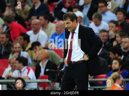 Slaven Bilic manager della Croazia è stato abbattuto durante la partita dei Qualifier europei della Coppa del mondo al Wembley Stadium di Londra. Foto Stock