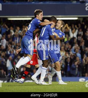 Joe Cole di Chelsea celebra con Salomon Kalou il portiere durante la partita della Carling Cup tra Chelsea e QPR a Stamford Bridge. Foto Stock