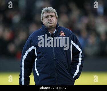 Steve Bruce di Sunderland si occupa della partita della Barclays Premier League tra Fulham e Sunderland al Craven Cottage di Fulham. Foto Stock