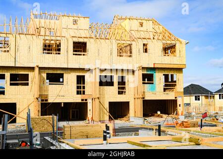 Issaquah, WA, USA - 06 settembre 2021; New Townhome si svolge nella comunità delle Highlands di Issaquah, nel crescente sobborgo di Seattle Foto Stock