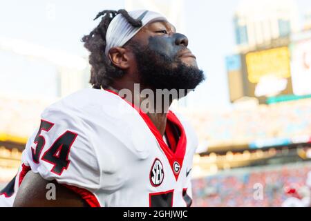 Charlotte, NC, Stati Uniti. 4 settembre 2021. Georgia Bulldogs linebacker Cade Brock (54) si scalda prima del Duke's Mayo Classic del 2021 al Bank of America Stadium di Charlotte, NC. (Scott Kinser/Cal Sport Media). Credit: csm/Alamy Live News Foto Stock