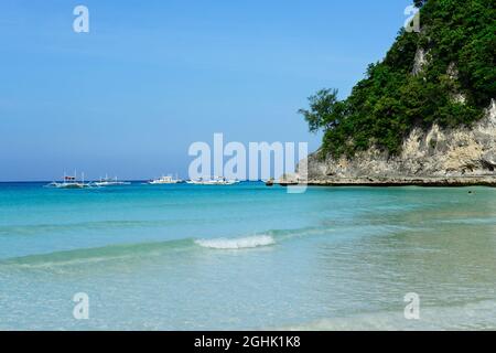 Le acque turchesi a Boracay, nelle Filippine. Foto Stock