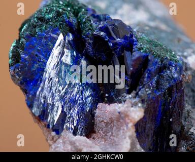 azurite minerale campione pietra roccia geologia gemma cristallo Foto Stock