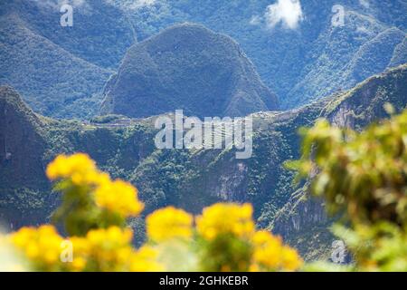 Machu Picchu inca città visto dall'inizio del trekking Salkantay Vicino Cusco in Perù Foto Stock