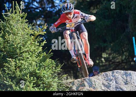 Lenzerheide, Schweiz. 5 settembre 2021. Luca Schaetti sui während des U23 Cross Country Olympic Rennens der Herren am UCI Mountain Bike WeltCup 2021 Foto Stock