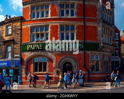 Papa's Fish and chip ristorante e take away 78 Baxtergate Whitby Inghilterra 2021 Foto Stock