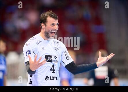 Dusseldorf, Germania. 2021 set 2021. Jubilation Domagoj DUVNJAK (KI) Handball Super Cup 30, THW Kiel (KI) - TBV Lippe Largo 29:04.09.2021, on a Duesseldorf/Germania. Â Credit: dpa/Alamy Live News Foto Stock