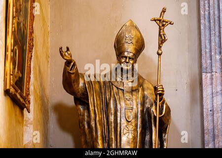 Statua di Papa Giovanni Paolo II a Maria Radna in Romania Foto Stock