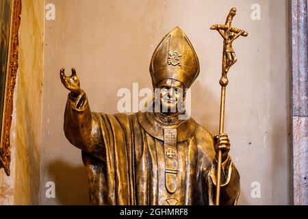 Statua di Papa Giovanni Paolo II a Maria Radna in Romania Foto Stock