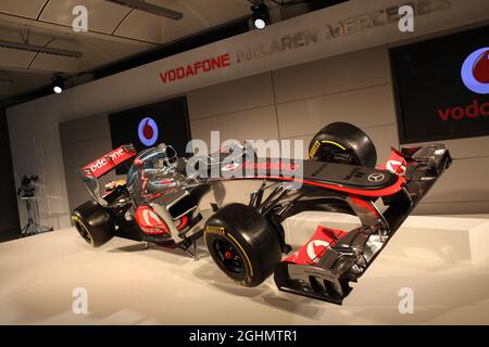 01.02.2012 Woking, Inghilterra, la nuova MP4-27 - Vodafone McLaren Mercedes MP4-27 lancio, McLaren Technology Center - Foto Stock