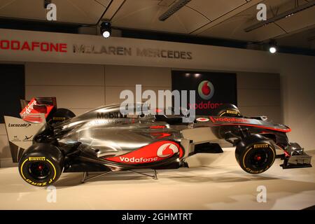 01.02.2012 Woking, Inghilterra, la nuova MP4-27 - Vodafone McLaren Mercedes MP4-27 lancio, McLaren Technology Center - Foto Stock