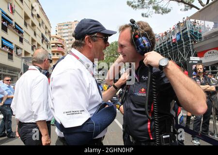 Nigel Mansell e Christian Horner (GBR) Red Bull Racing Team Principal 27.05.2012. Campionato del mondo di Formula 1, Rd 6, Gran Premio di Monaco, Monte Carlo, Monaco, Domenica Foto Stock