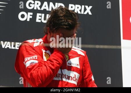 Vincitore della gara Fernando Alonso (ESP) Ferrari sul podio. 24.06.2012. Formula 1 World Championship, Rd 8, Gran Premio d'Europa, Valencia, Spagna, Giorno di gara Foto Stock