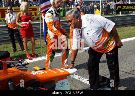 Dr. Vijay Mallya (IND) Sahara Force India F1 Team Proprietario in griglia. 09.09.2012. Campionato del mondo formula 1, Rd 13, Gran Premio d'Italia, Monza, Italia, Giorno di gara Foto Stock