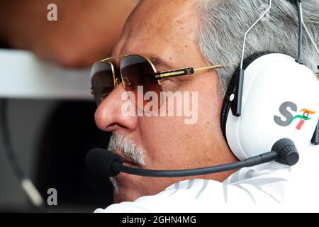 Dr. Vijay Mallya (IND) Sahara Force India F1 Team Owner. 27.10.2012. Formula 1 World Championship, Rd 17, Indian Grand Prix, Nuova Delhi, India, Giorno di qualificazione. Foto Stock