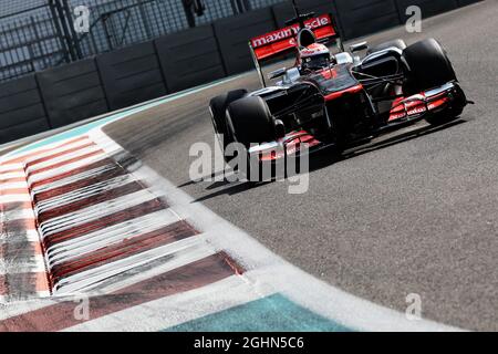 Kevin Magnussen (DEN) McLaren MP4/27 Test driver. 06.11.2012. Formula 1 Young Drivers Test, Day 1, Yas Marina Circuit, Abu Dhabi, Emirati Arabi Uniti. Foto Stock