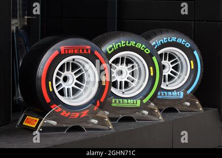 Pneumatici Pirelli. 19.02.2013. Test formula uno, giorno uno, Barcellona, Spagna. Foto Stock