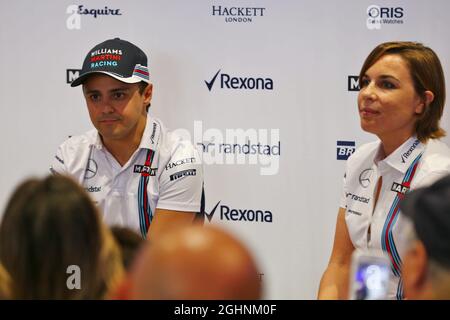 (Da L a R): Felipe massa (BRA) Williams e Claire Williams (GBR) Williams Vice Team Principal. Felipe annuncia il suo ritiro dalla F1 a fine stagione. 01.09.2016. Campionato del mondo formula 1, Rd 14, Gran Premio d'Italia, Monza, Italia, Giorno di preparazione. Il credito fotografico dovrebbe essere: XPB/Press Association Images. Foto Stock