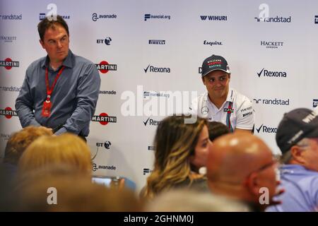 (Da L a R): James Allen (GBR) e Felipe massa (BRA) Williams. Felipe annuncia il suo ritiro dalla F1 a fine stagione. 01.09.2016. Campionato del mondo formula 1, Rd 14, Gran Premio d'Italia, Monza, Italia, Giorno di preparazione. Il credito fotografico dovrebbe essere: XPB/Press Association Images. Foto Stock