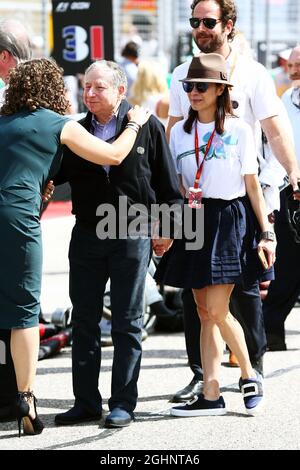 Jean Todt (fra) Presidente FIA con la moglie Michelle Yeoh (MAL). 23.10.2016. Formula 1 World Championship, Rd 18, United States Grand Prix, Austin, Texas, USA, Race Day. Il credito fotografico dovrebbe essere: XPB/Press Association Images. Foto Stock