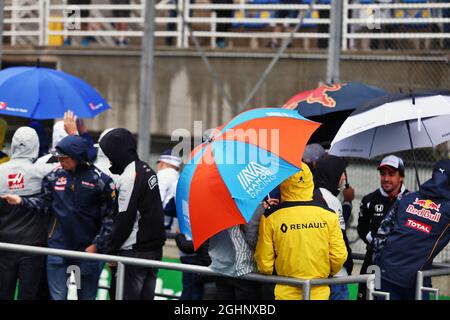 I driver sfilano. 13.11.2016. Formula 1 World Championship, Rd 20, Gran Premio del Brasile, San Paolo, Brasile, Giorno di gara. Il credito fotografico dovrebbe essere: XPB/Press Association Images. Foto Stock